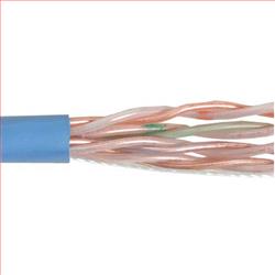 超5类UTP线缆，干线级护套，4对24AWG实心导线，蓝，1000英尺（305米）的图片